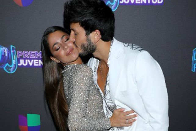Tini y Stoessel y Sebastián Yatra