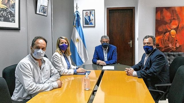 Stratta acordó con Ferraresi retomar viviendas paralizadas