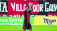 Iluminado por el gol. Nacho Scocco recibió una ovación cuando fue suplantado luego de hacerle tres goles a Vélez en la tarde del sábado en el Coloso. Iluminado por el gol. Nacho Scocco recibió una ovación cuando fue suplantado luego de hacerle tres goles a Vélez en la tarde del sábado en el Coloso.