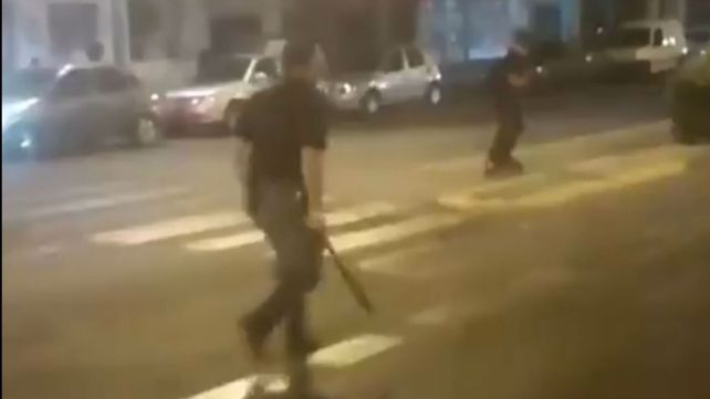 La imagen del conductor con el machete en la mano que se pudo apreciar en el video.