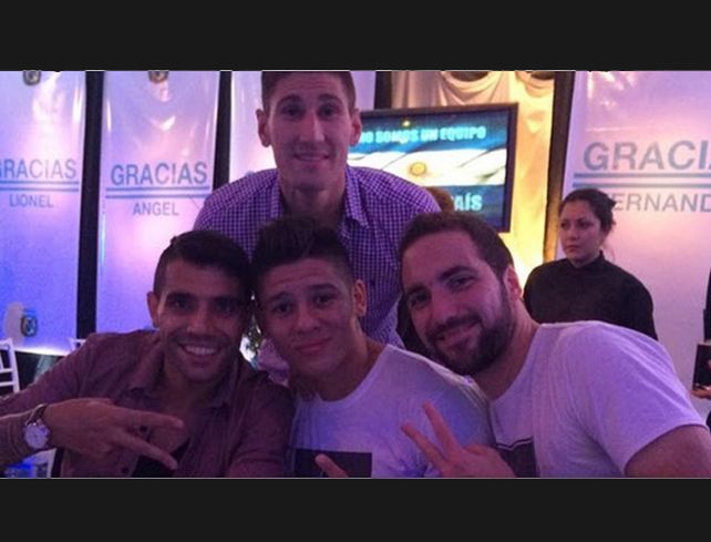 Hasta la madrugada duró la despedida de los jugadores y sus familias en la AFA