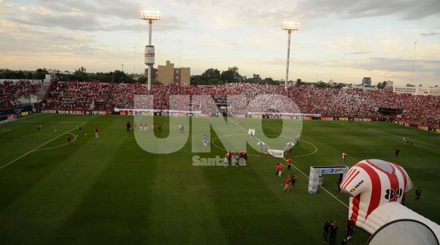 Una voz femenina en el 15 de Abril