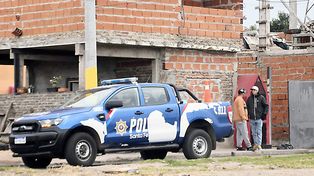 Avellaneda al 4600, Vía Honda, la escena del crimen de Gabriel Ignacio Romero. Tenía herida de balas en la cabeza y el cuello.