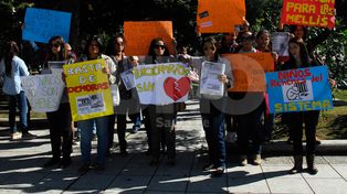La familia Di Terlizzi entregó al gobernador 8 mil firmas en apoyo a su causa