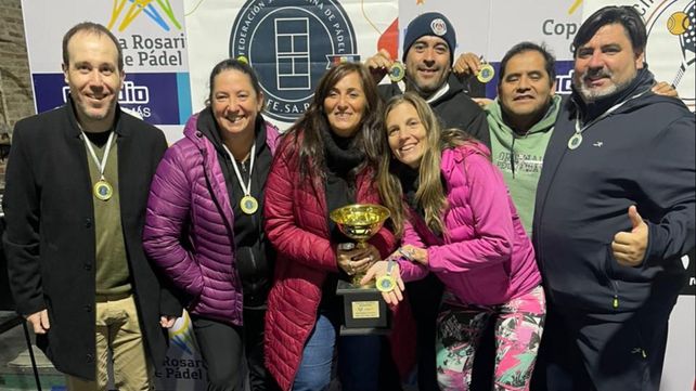 La entrega de premios para las damas del Torneo Santafesino de pádel