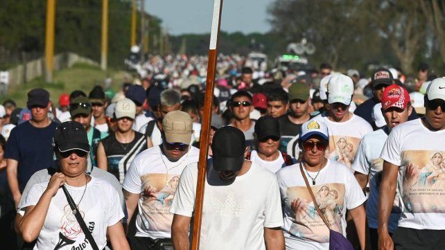 Peregrinación Hasenkamp-Paraná: miles de fieles caminaron entre muestras de fe y devoción