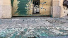 central: atacaron el frente de un local de ricardo carloni y amenazaron a sus hijas central: atacaron el frente de un local de ricardo carloni y amenazaron a sus hijas