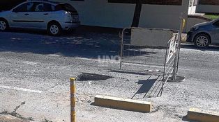 Apareció un nuevo socavón en barrio Candioti Sur. Assa comenzará los arreglos este jueves.&nbsp;