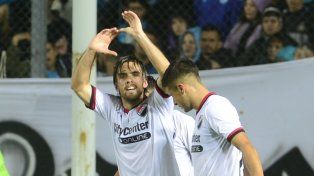 Guillermo May marcó en Avellaneda su primer tanto con los colores leprosos.