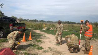 Desembarco. Los ingenieros de la Agrupación 601 del Ejército, ya están en acción en Rosario.