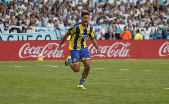 Alejo Veliz es una de las principales cartas de gol que tiene Central. Ante Gimnasia fue al banco, pero no sumó minutos.
