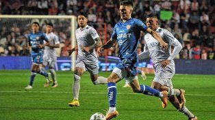 Zenón intentó marcar el camino por el costado izquierdo, aunque Unión apenas empató con Godoy Cruz.