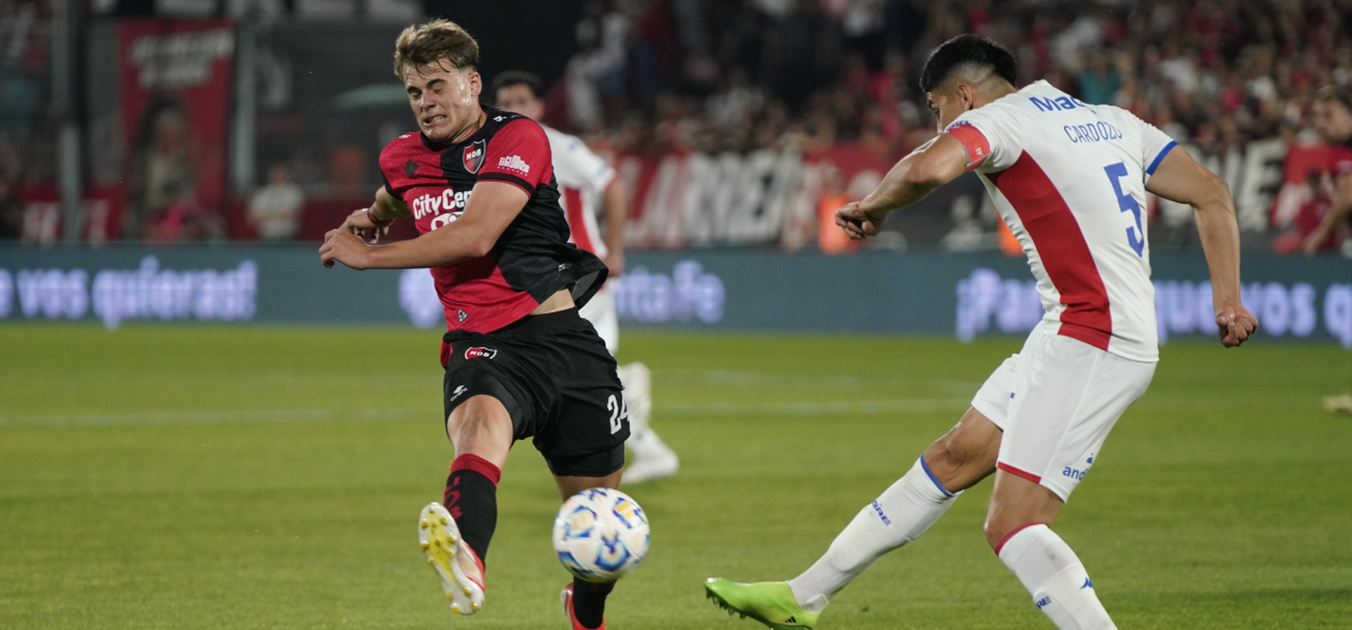Newells: Ricardo Lunari armó un equipo para jugar frente a una urgencia y no a su gusto