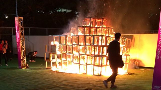 Tragedia en Japón: un nene murió quemado durante un festival de arte