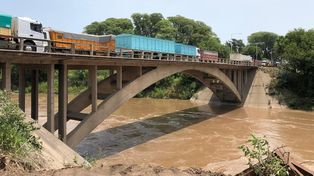 Vialidad interviene ante la urgencia por el puente de ruta 11