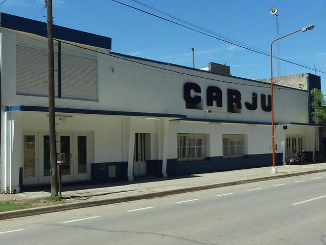 Un club de Santa Fe suspendió sus actividades porque iban a fumigar los campos linderos