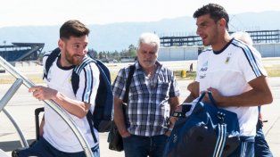 Lionel Messi y el Patón Guzmán juntos cuando compartían el plantel en la selección.