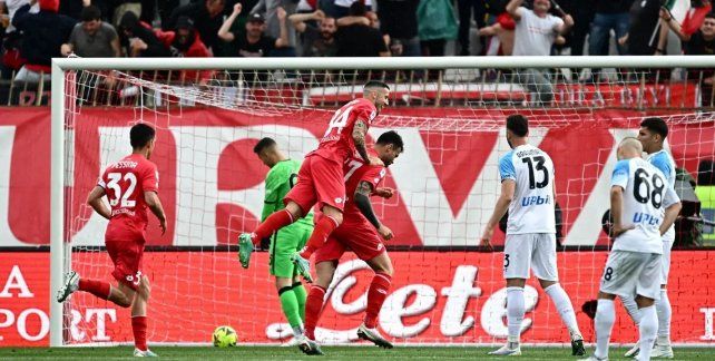 El campeón Napoli perdió en su visita a Monza