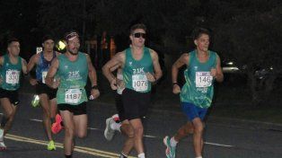 El humbolense José Zabala (dorsal 1076) se impuso en el Maratón nocturno 21k.
