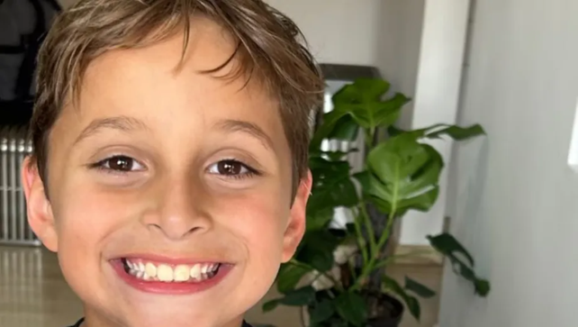 El niño argentino Lucas Gámez fue hallado sin vida bajo los escombros de un edificio que colapsó en La Guaira tras el terremoto que sacudió al norte de Venezuela.