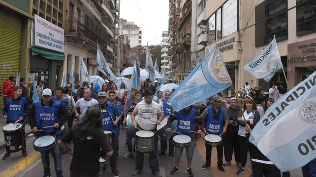 El cruce de las peatonales, punto central del contundente paro general en Rosario