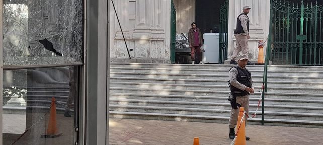 Un balazo traspasó la garita de seguridad de la Prefectura en Tribunales Federales.&nbsp;