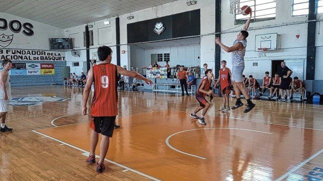 Almagro superó a CUST en Esperanza