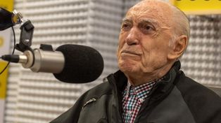 Cacho Fontana, una voz que se convirtió en ícono de la radio y la televisión argentina.