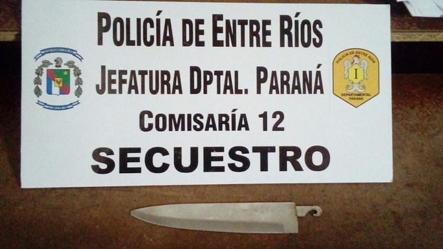Amenazó a una mujer con una hoja de cuchillo para robarle