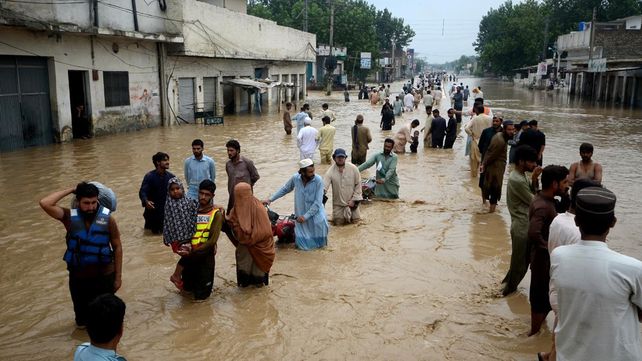 Pakistán: ascienden a 1.290 los muertos por las inundaciones