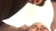 Piqué improvisó un lavado de cabello para su mujer, Shakira.&nbsp;