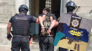 La Policía de la Provincia detuvo a un individuo por una balacera denunciada por vecinos en barrio Centenario.