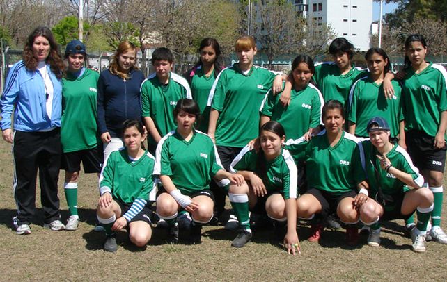 Mónica es periodista deportiva y directora técnica de la AFA y conduce a unas 60 chicas en total