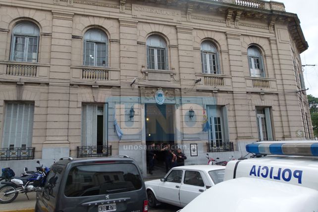 Los vecinos atraparon a un ladrón y se lo entregaron a la policía