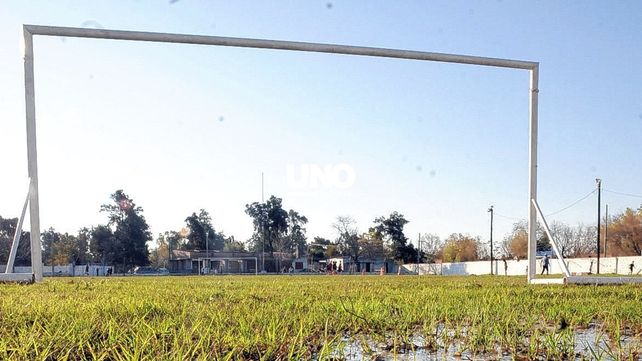 Recibieron una lluvia de balazos en pleno partido de fútbol en Rosario