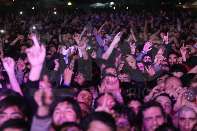 Rito sagrado en Gualeguaychú: 200.000 almas en la misa más grande en Entre Ríos