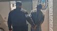 San José del Rincón: Policías hallaron a un ladrón escondido en un sommier tras entrar a robar una casa
