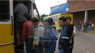 Las demoras en el servicio de colectivos atenta contra el derecho a estudiar