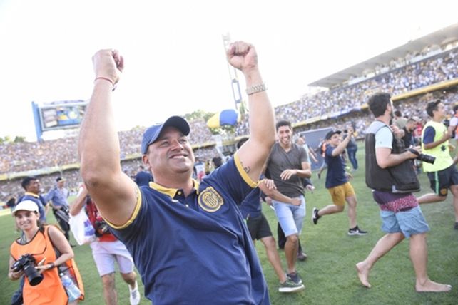 Feliz. Fernández explota de felicidad luego de su cuarto triunfo al hilo al frente del equipo auriazul.