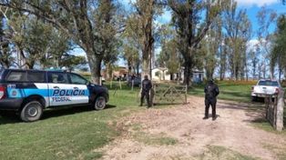 El gobierno provincial asistió a los trabajadores y dispuso el rescate de los dos jubilados reducidos a la esclavitud. Foto: Radio Las Parejas.