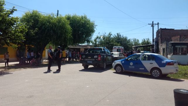 Un agente de Servicio Penitenciario mató a cinco personas en la capital de la provincia. 