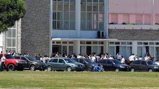 Los familiares de los marineros expresaron su indignación