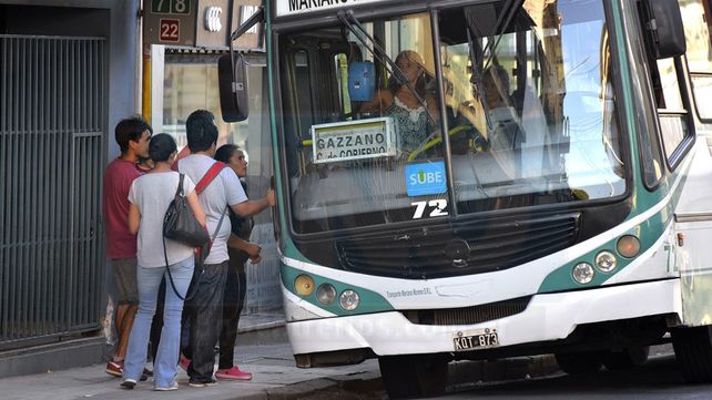 Paradas. Prometieron una frecuencia de 15 minutos como máximo.&nbsp; 