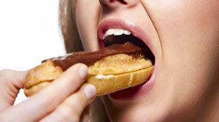 Expertos sostienen que la adicción a la comida es una enfermedad mental