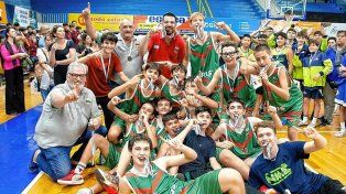 Los chicos de Entre Ríos festejan el título argentino.