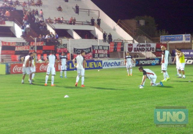 Banderazo de apoyo al #PatrónDelAscenso antes de la semifinal