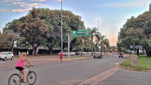 Se presentaron cuatro ofertas para instalar los cuatro pórticos con lectura de patente y velocidad en distintos ingresos y egresos a la ciudad. Se presentaron cuatro ofertas para instalar los cuatro pórticos con lectura de patente y velocidad en distintos ingresos y egresos a la ciudad.