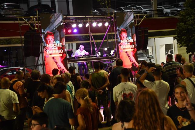 La Noche en mi Barrio Fisherton dará apertura al ciclo del 2026 del programa que invita a los vecinos a explorar los centros comerciales en horario nocturno.