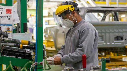 Para la UIA, las reformas laborales del DNU mejoran las condiciones de empleabilidad