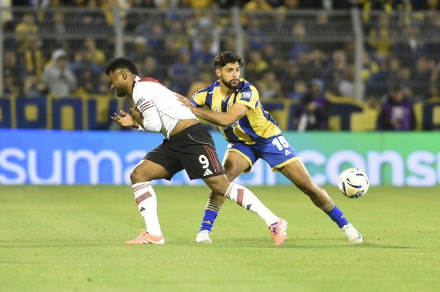 Facundo Mallo será uno de los zagueros de Central en el atrapante duelo de esta noche ante River en Arroyito.